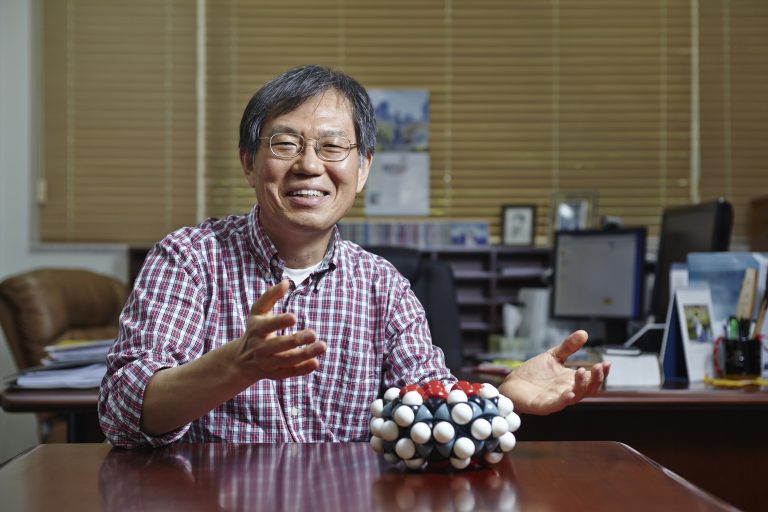POSTECH 김기문교수, 세계 최초 초분자화학 ‘쿠커비투릴’ 서적 발간