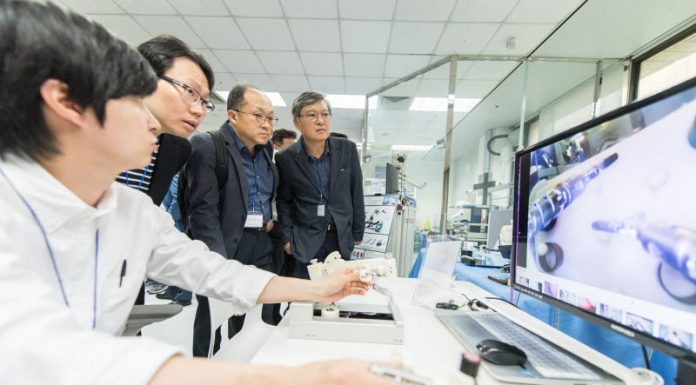 연구실창업 KAIST ‘이지엔도서지컬’ 수술로봇 제작