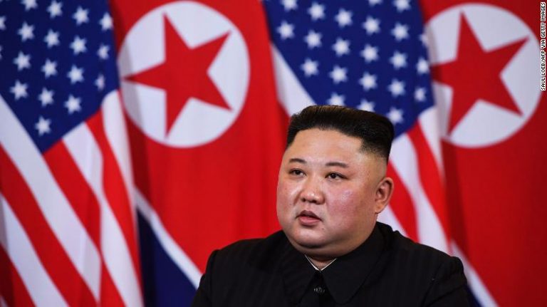 北 김정은 건강이상설 CNN “심혈관수술로 위중”