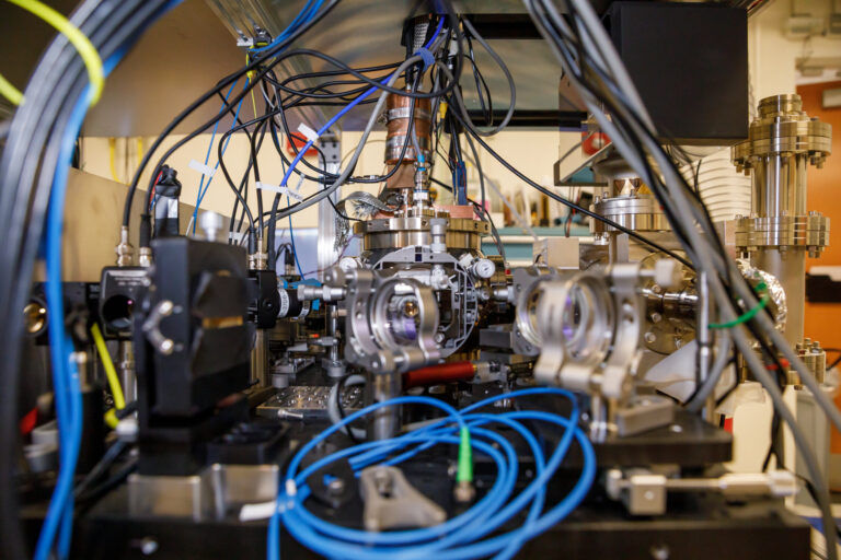 New quantum computer benchmark test faster and more accurate
