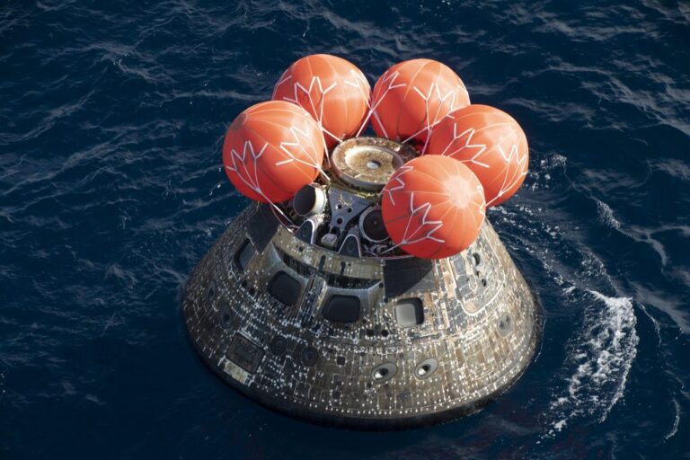 NASA 오리온 우주선 달 미션 지구 귀환